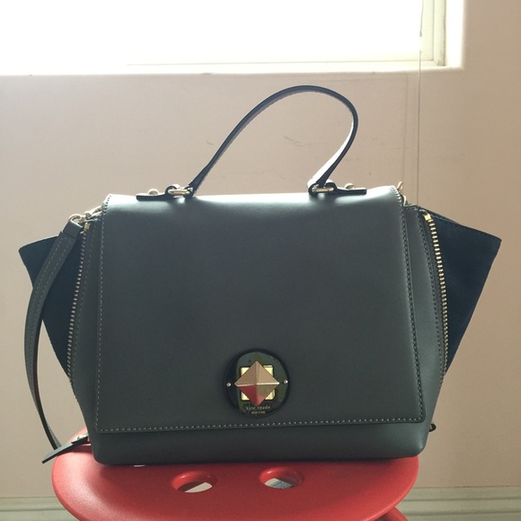 kate spade Handbags - Kate Spade Grey Purse/Crossbody